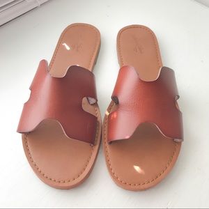 Universal Threads slide sandals